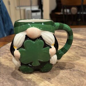 Gnome with Shamrock Mug 
Adorable Irish Accent 
Excellent Condition